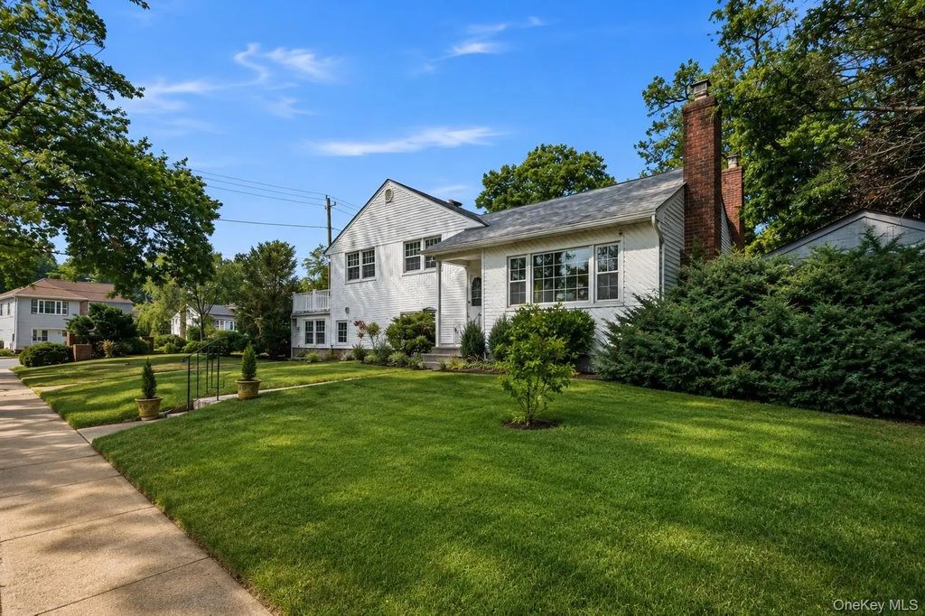 856 Bruce Drive, East Meadow