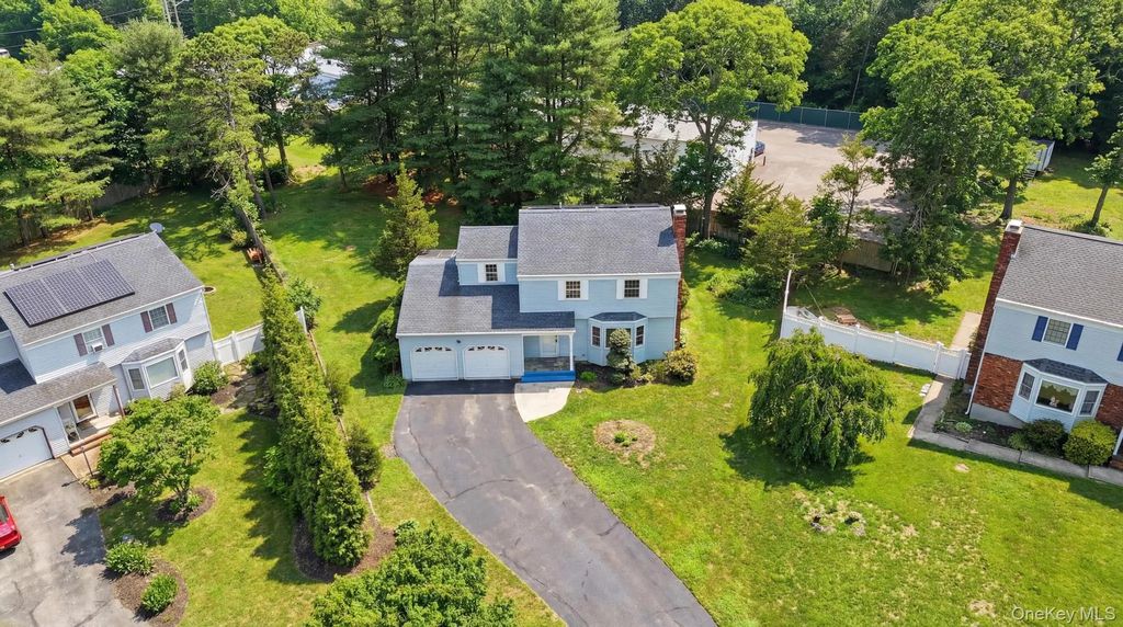 19 Sherwood Court, Lake Ronkonkoma