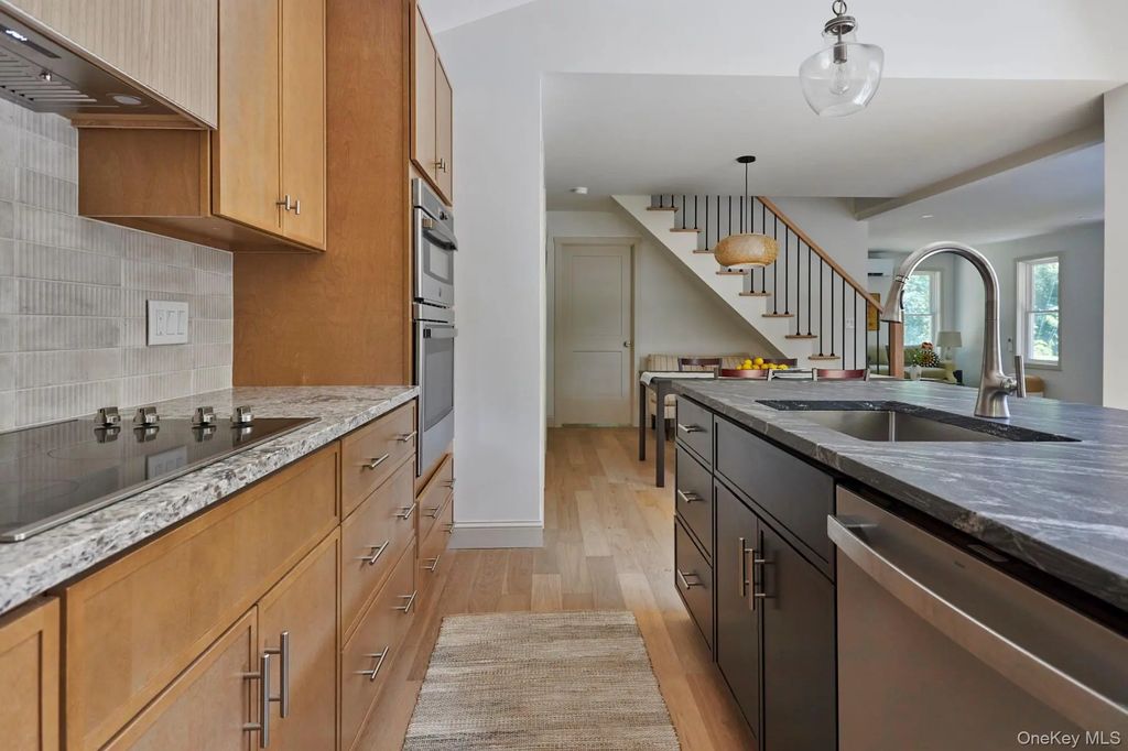 621 Milan Hollow Road, Rhinebeck