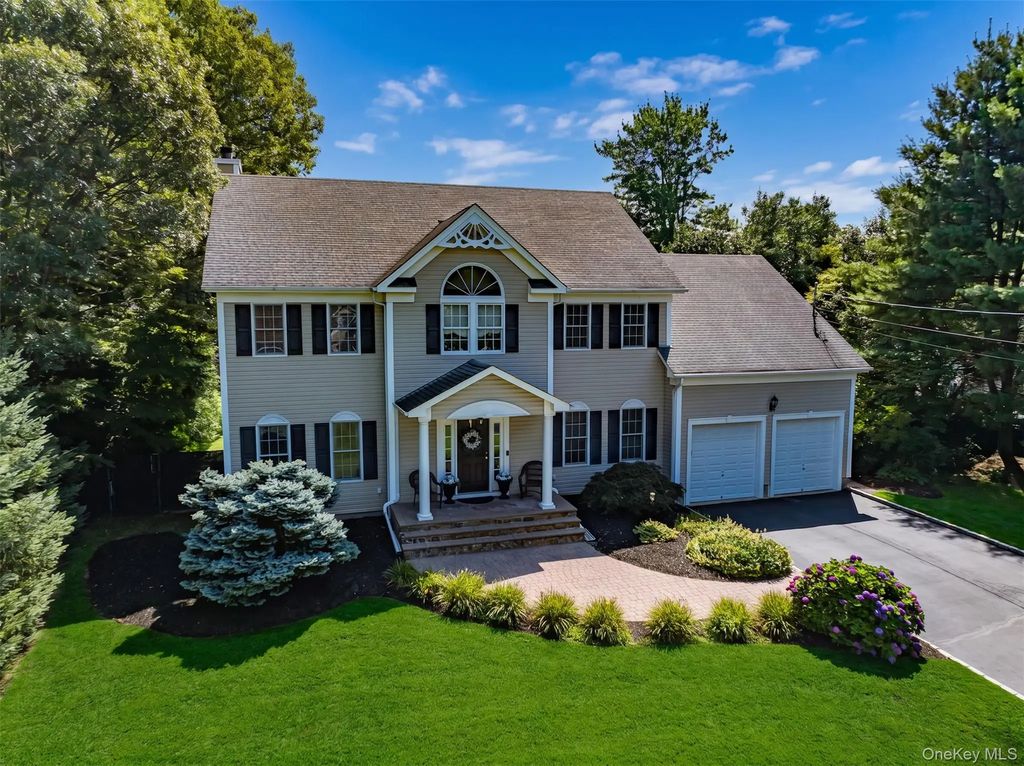 61 Hillside Avenue, Saint James