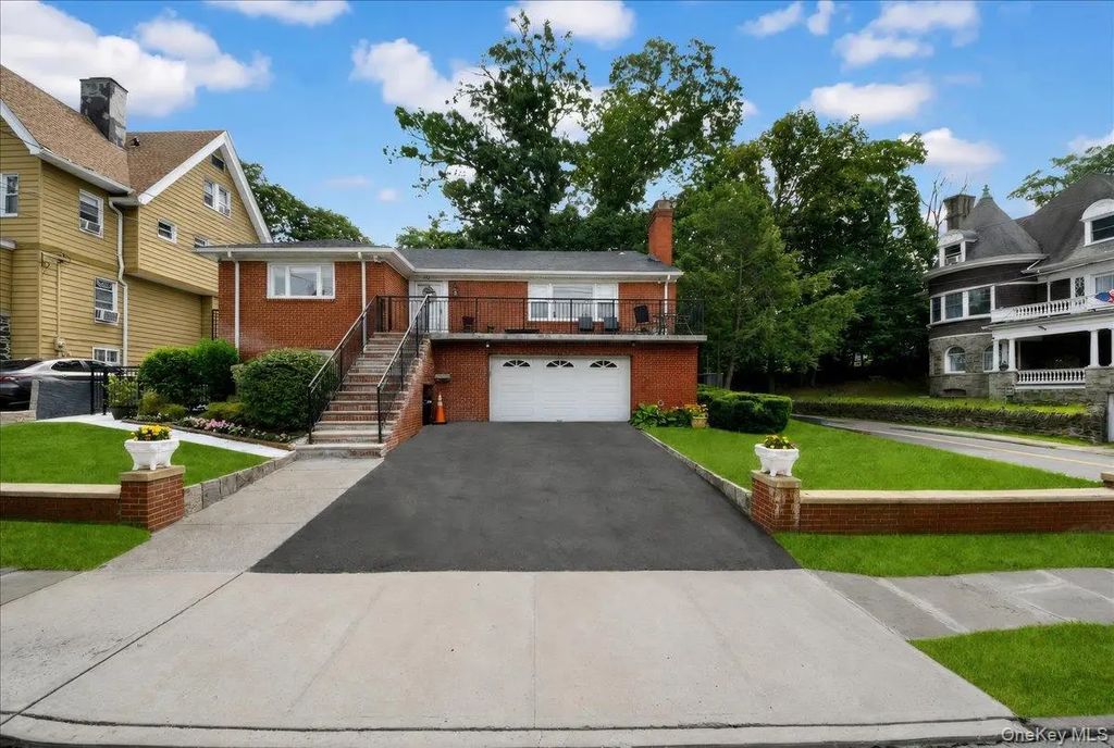 238 Van Cortlandt Park Avenue, Yonkers
