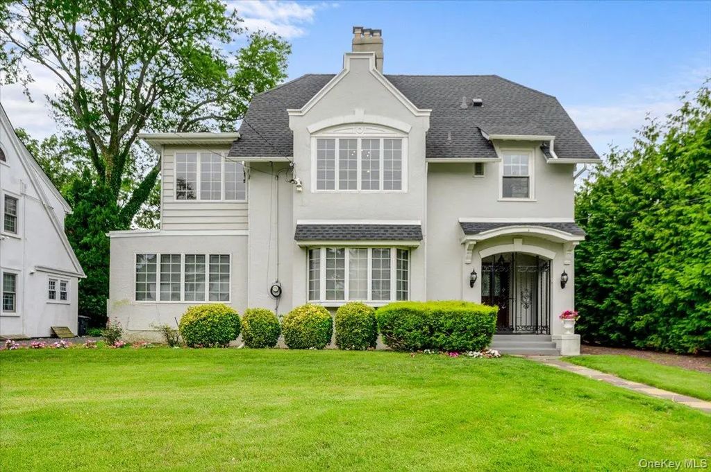 119 Pine Street, Woodmere