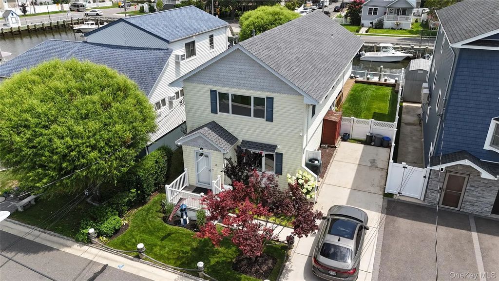 15 West Boulevard, East Rockaway