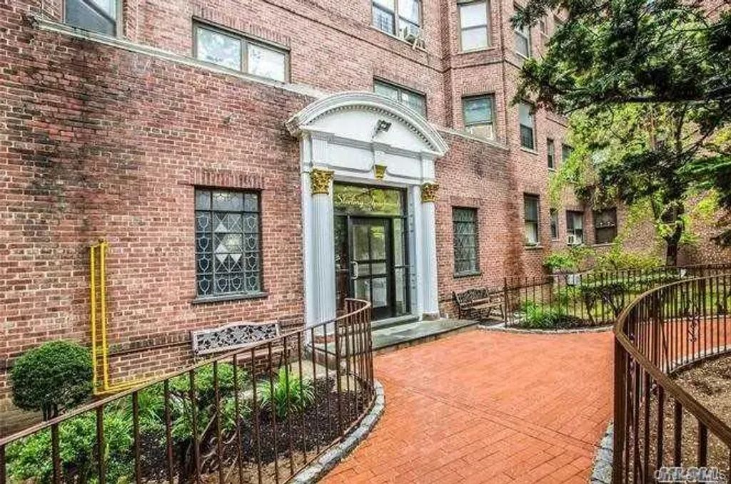 61-41 Saunders Street # B57, Rego Park