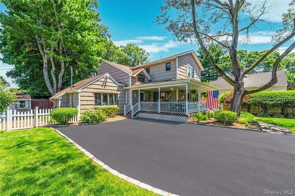 24 Luther Place, Huntington Station