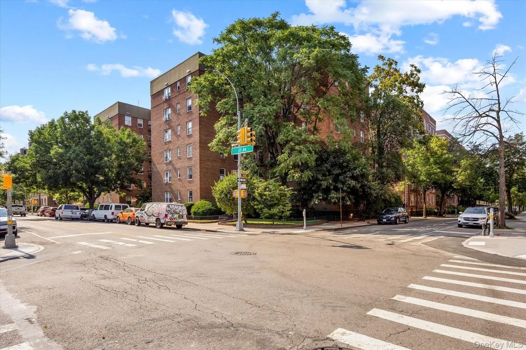 81-15 35th Avenue # 6b, Jackson Heights