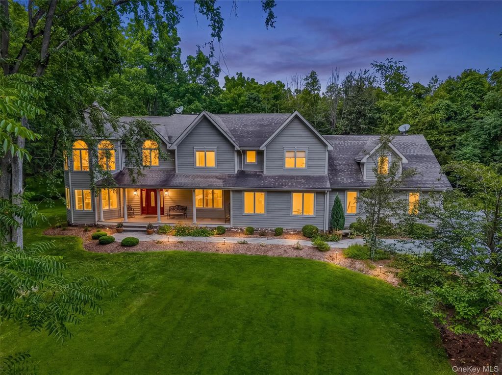 7 Greenfield Drive, Warwick