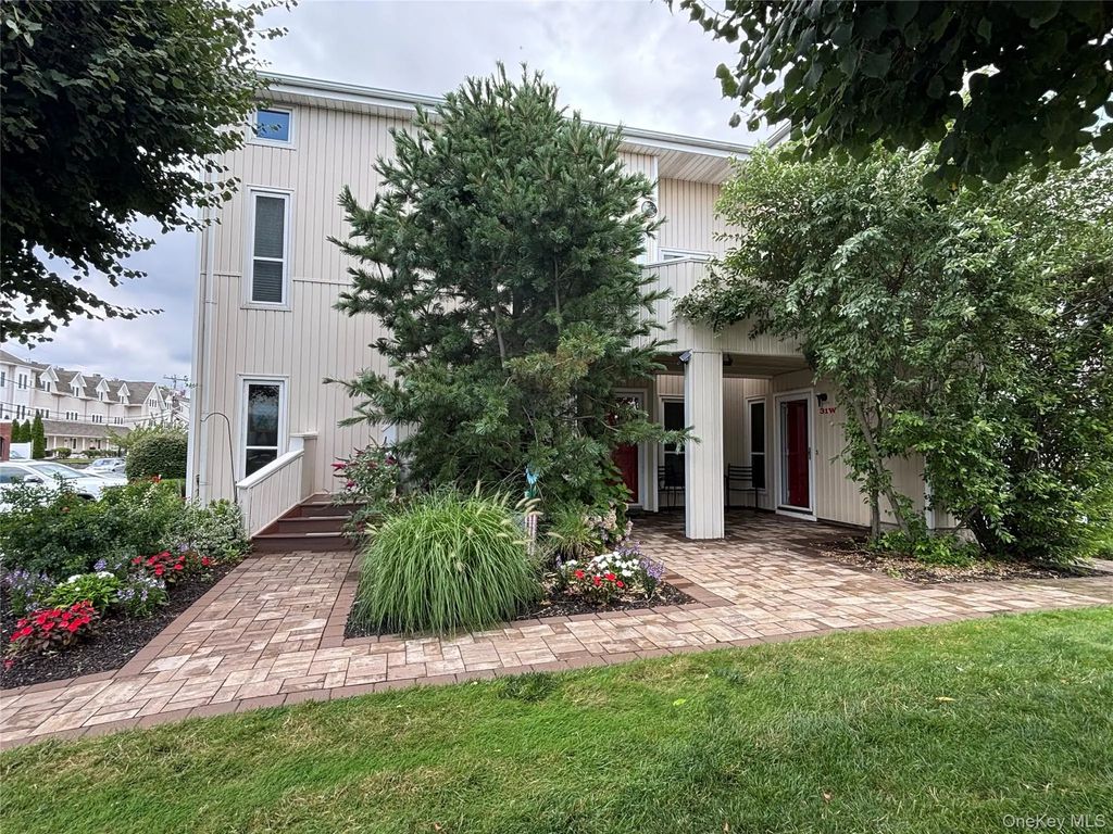 31 Anchor Street # U, Freeport