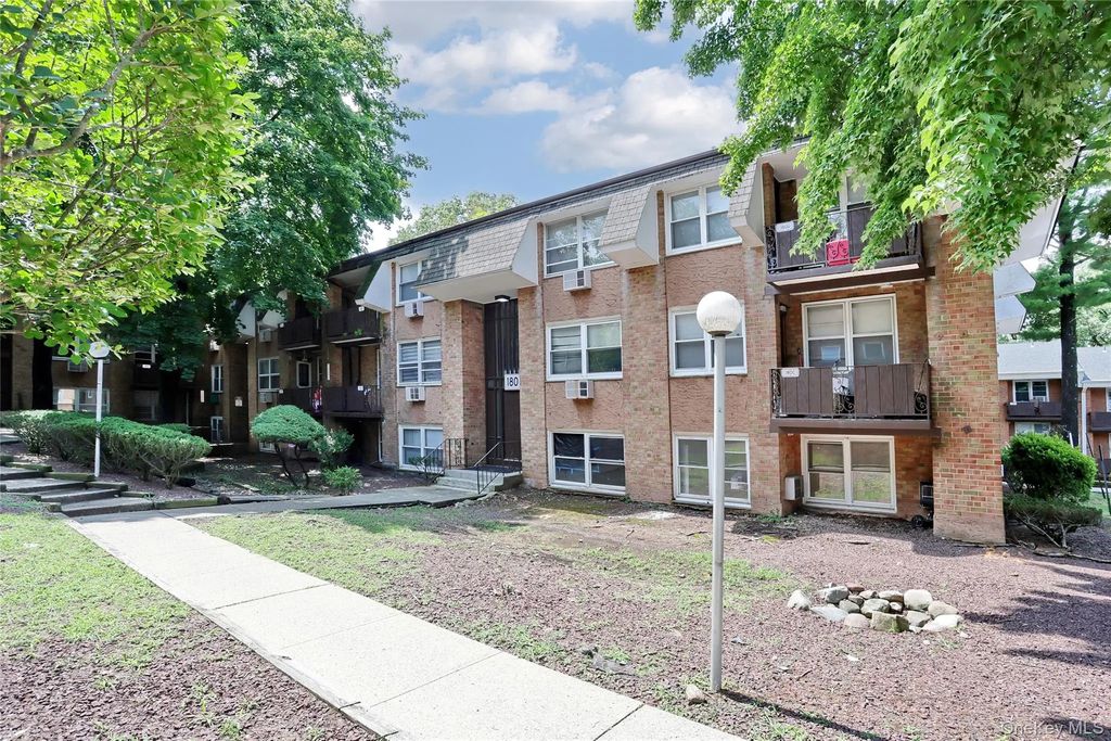 180 Kearsing Parkway # B, Monsey