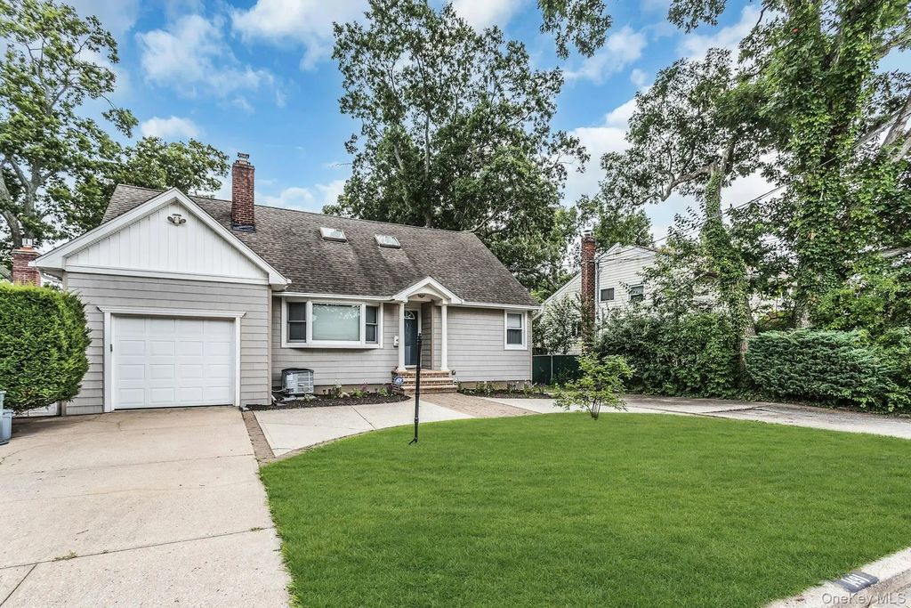 1491 Sycamore Avenue, Merrick