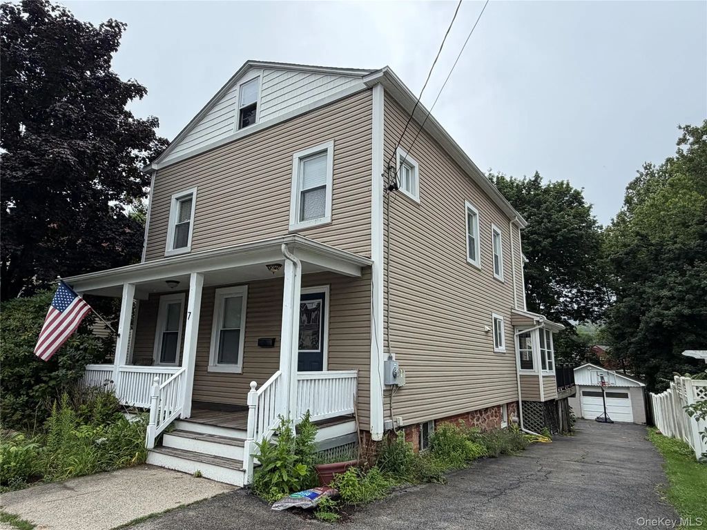 7 Broadway, Cornwall