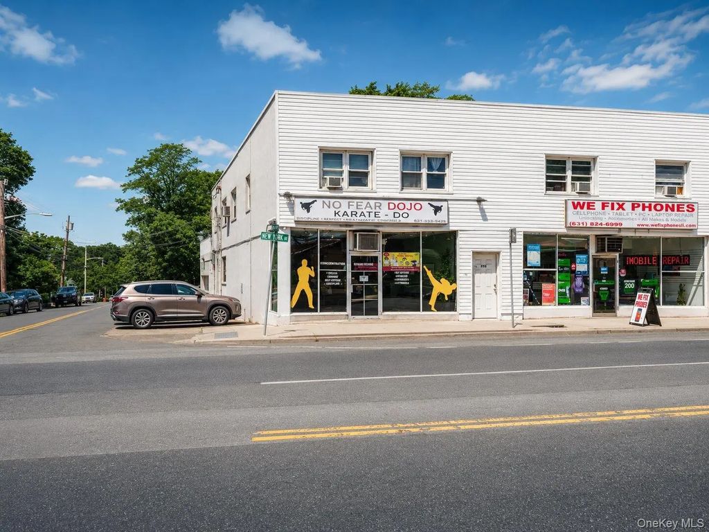 1761-1763 New York Avenue, Huntington Station
