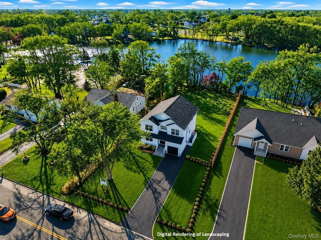 909 Ostrander Avenue, Riverhead
