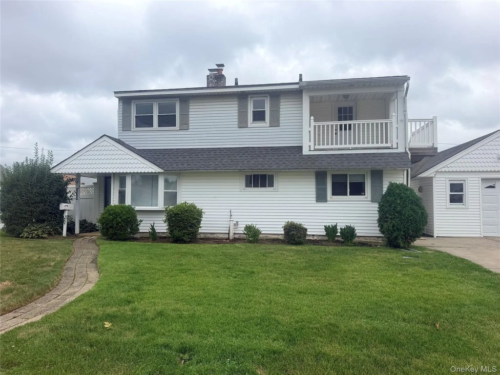 190 Meridian Road, Levittown