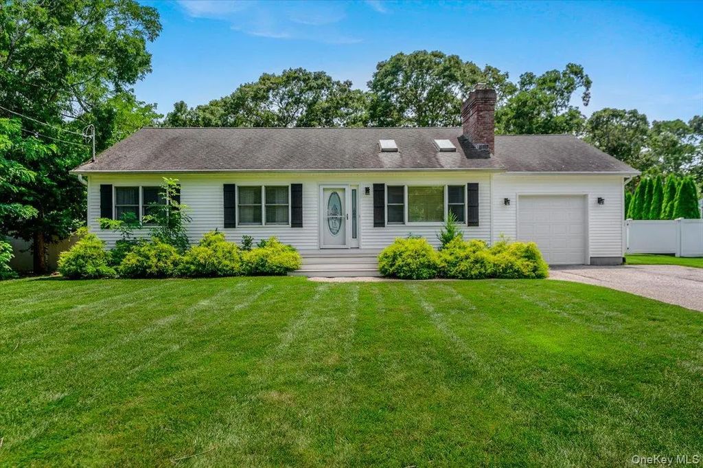 31 Carter Road, Hampton Bays