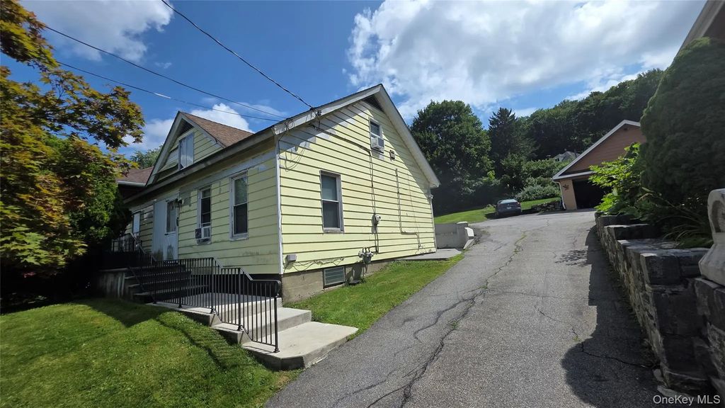 2599 Carmel Avenue, Brewster