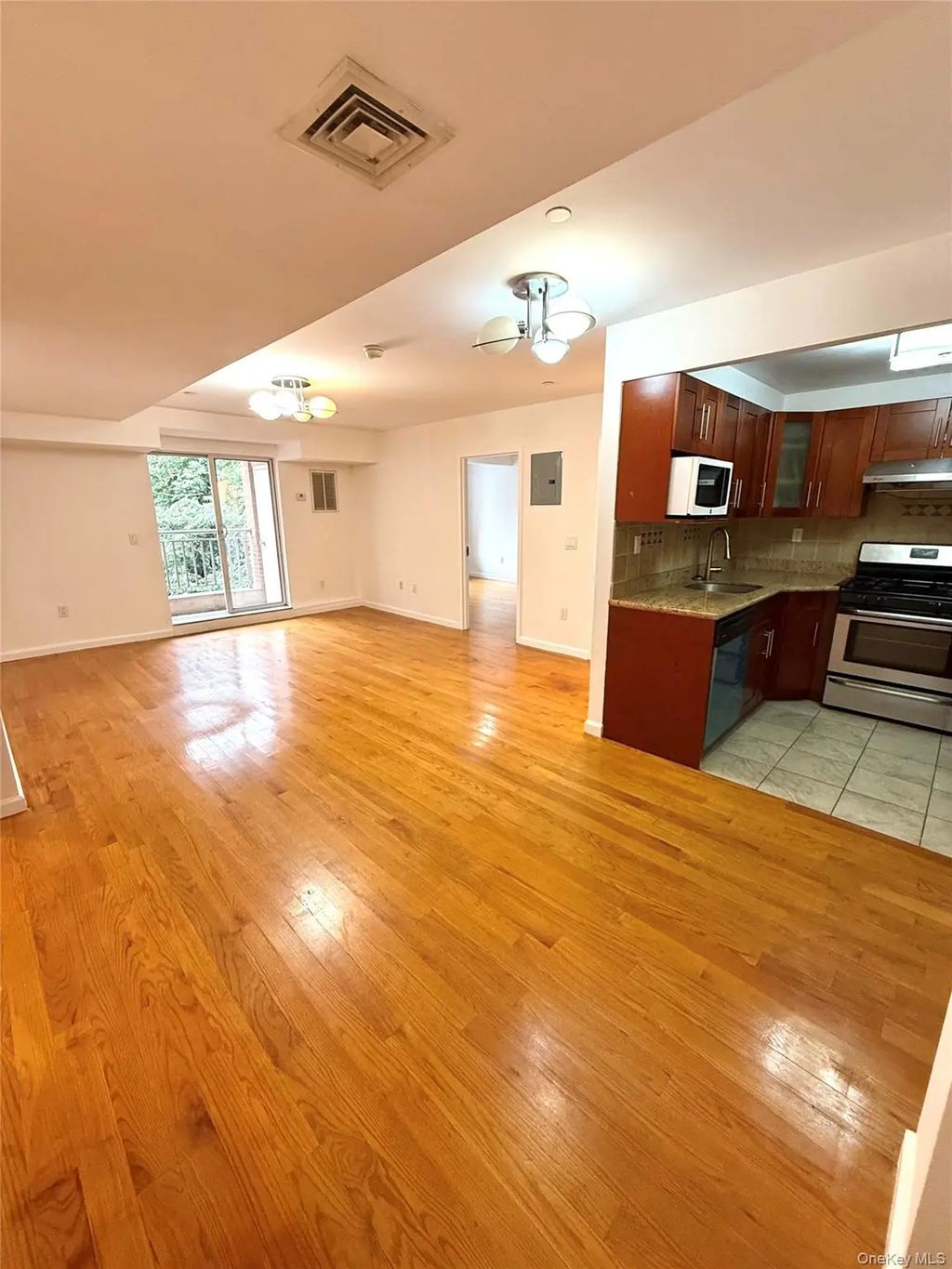 140-75 Ash Avenue # 5h, Flushing
