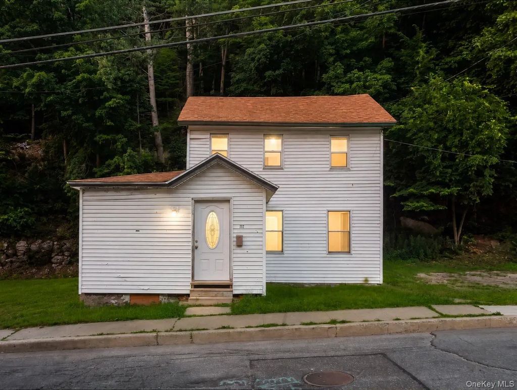 212 Center Street, Ellenville