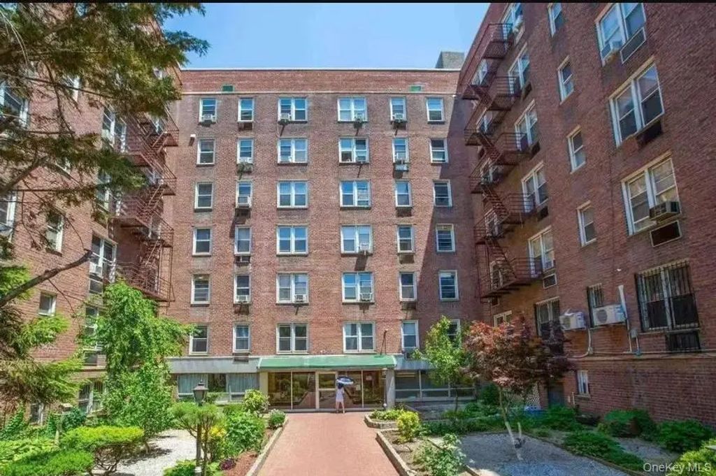 4343 Kissena Boulevard # 502, Flushing