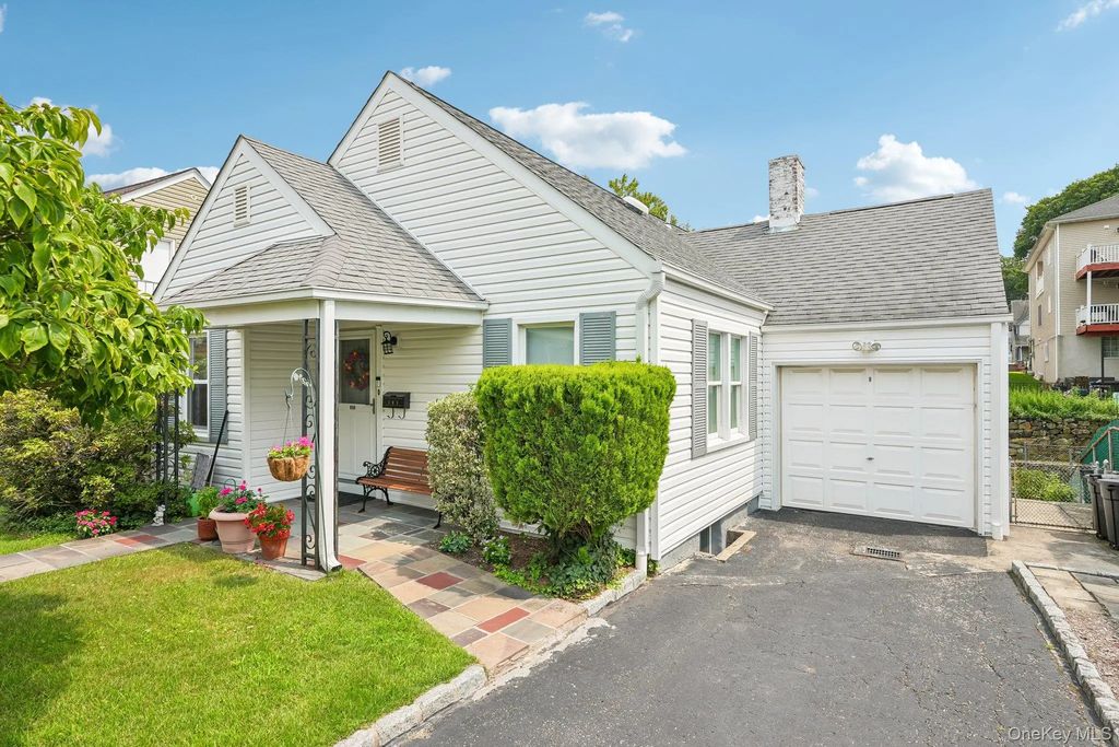 105 Hildreth Place, Yonkers