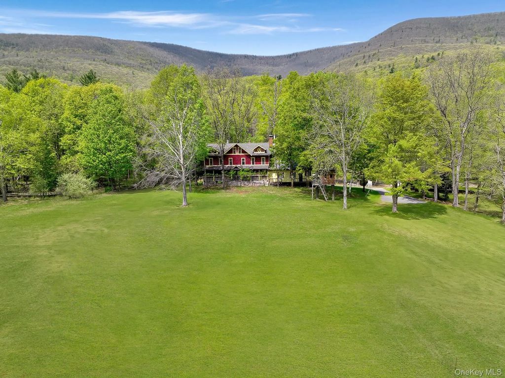 43 Augustine Road, Saugerties