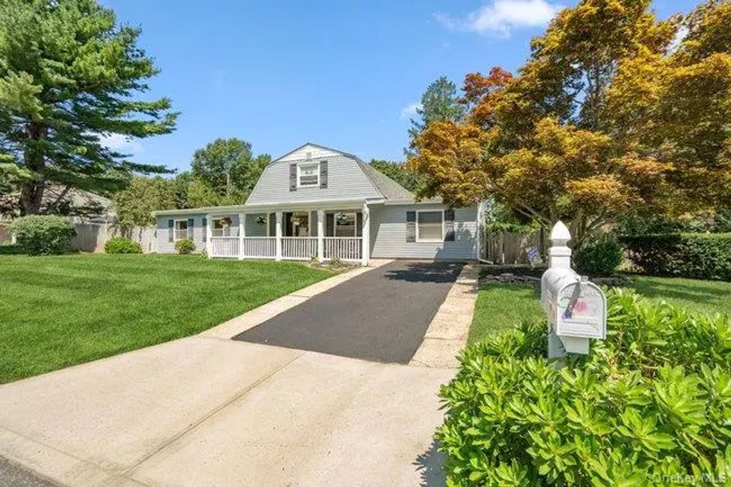 1 Grendon Lane, Farmingville