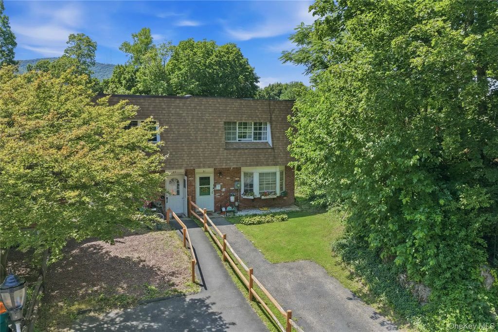 31 Roundtree Court, Beacon
