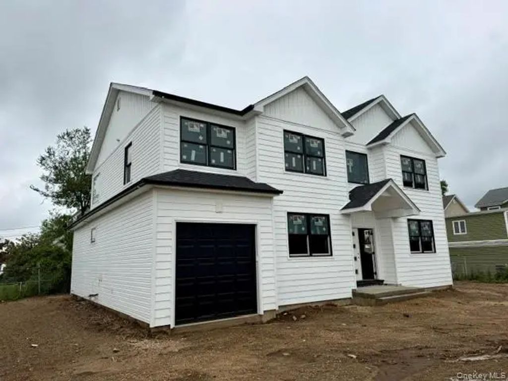 63 Vandewater Street, Farmingdale