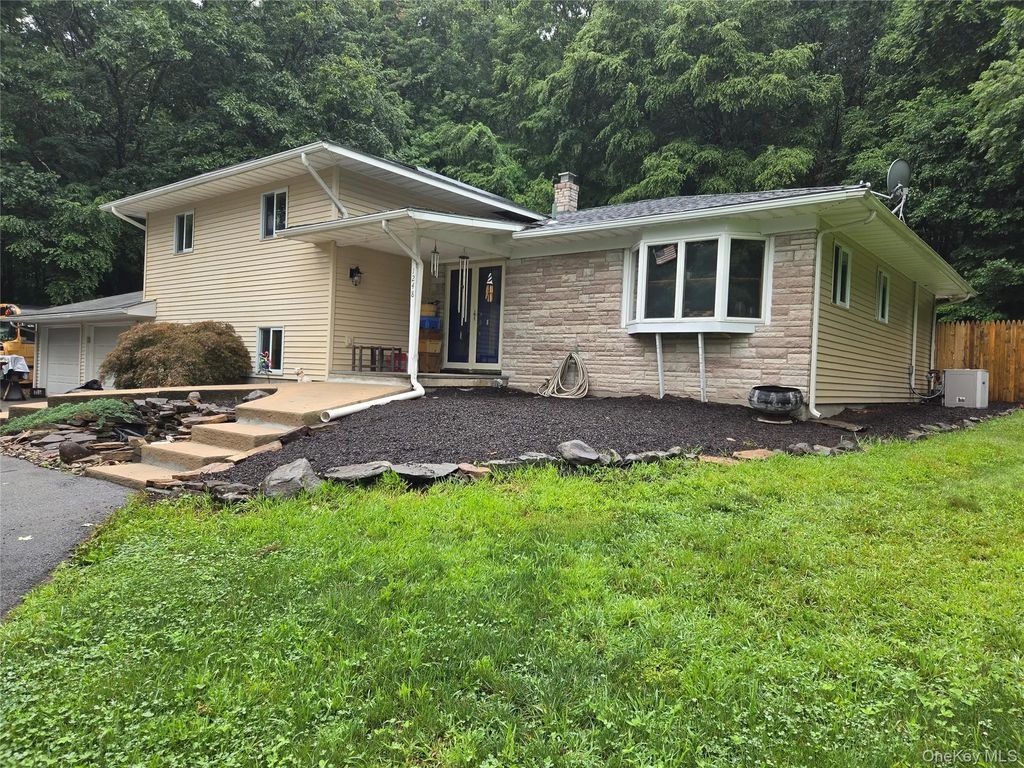 1248 Lakes Road, Monroe
