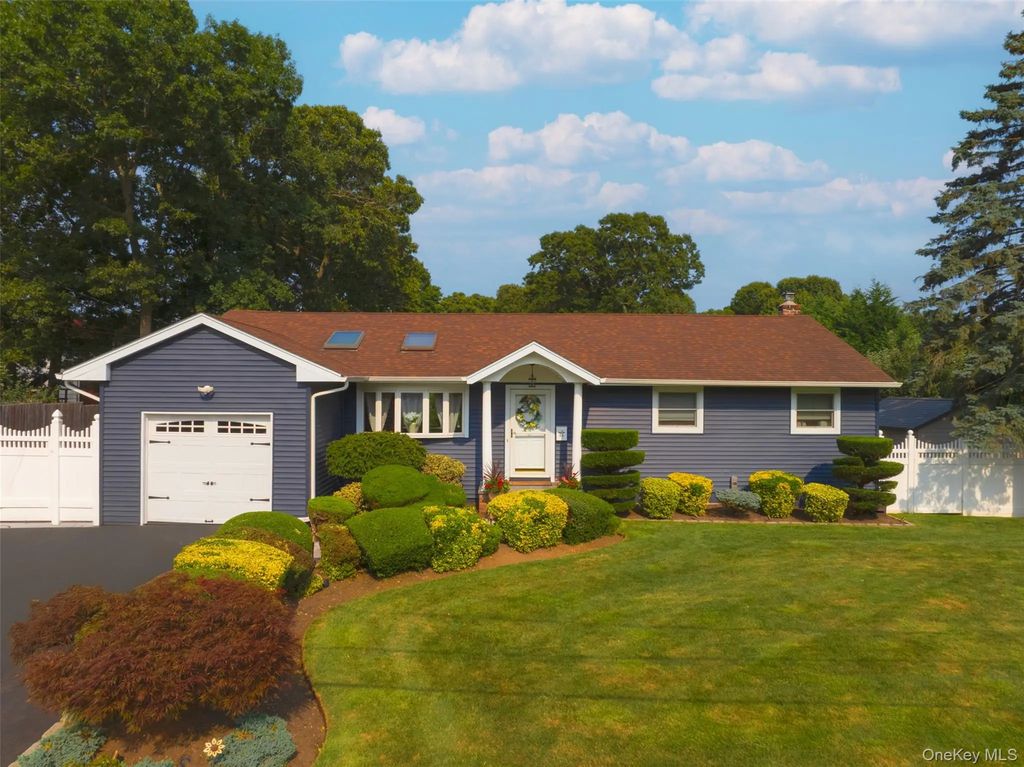 17 Bayberry Road, Ronkonkoma