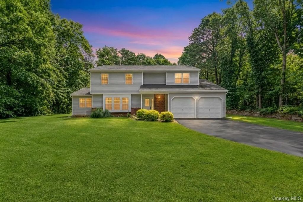 11 Bates Lane, Ridge