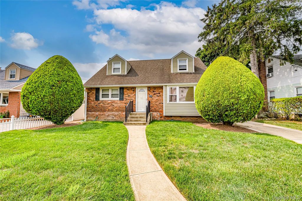 578 Northern Parkway, Uniondale
