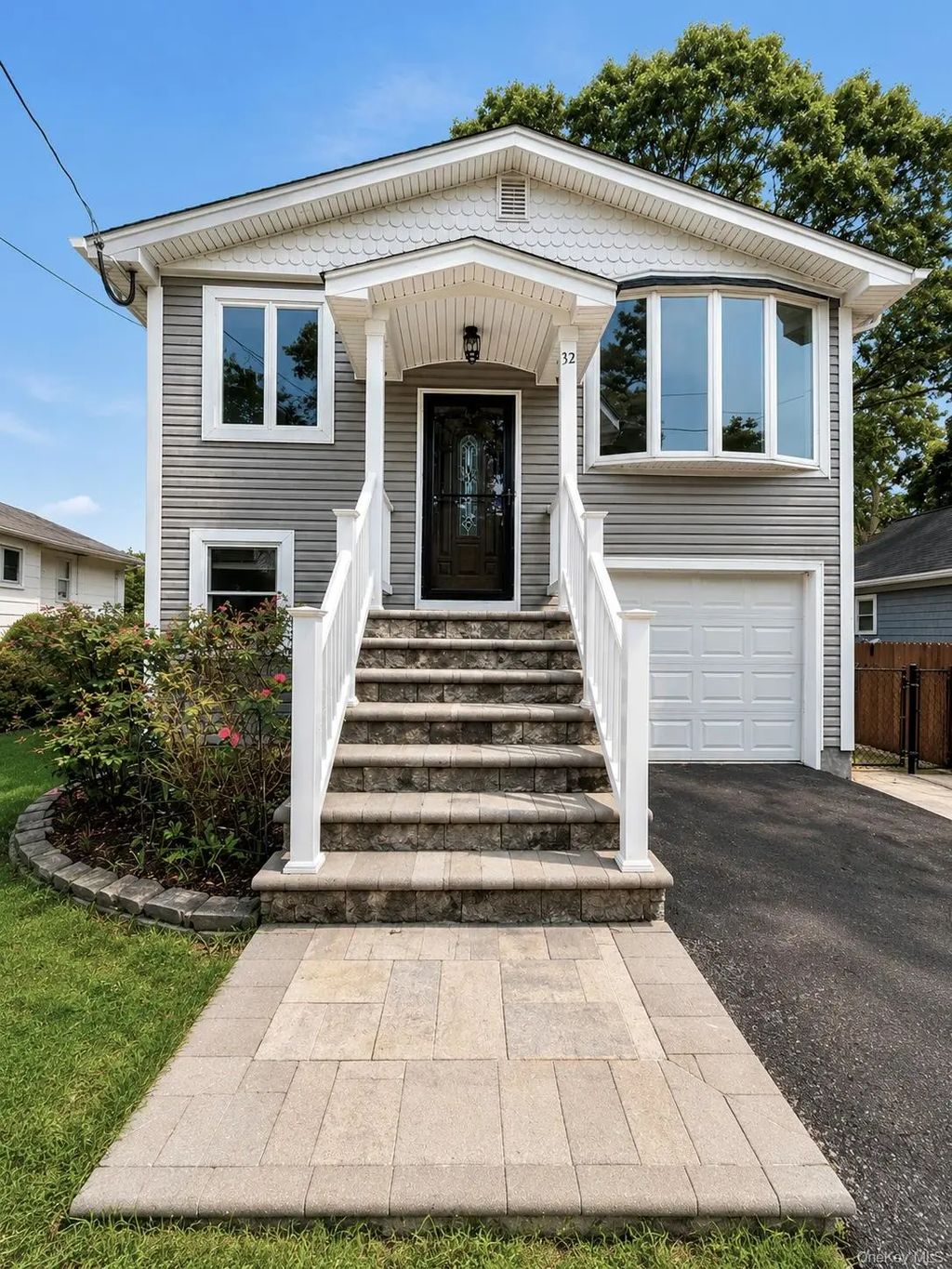 32 Dorchester Road, Ronkonkoma