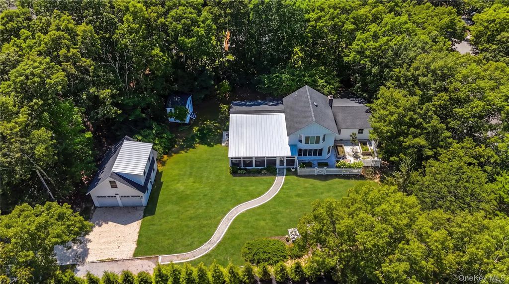 36 Breezy Drive, Sag Harbor