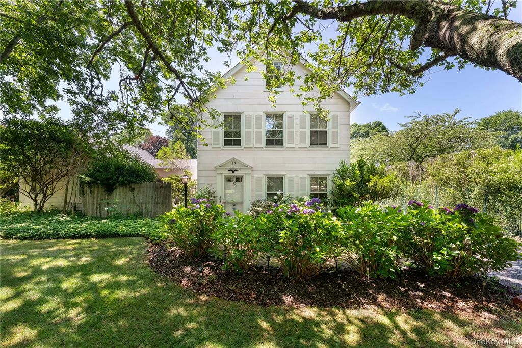 93 Buell Lane, East Hampton