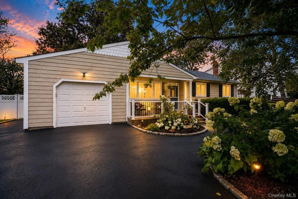 333 Ontario Street, Ronkonkoma