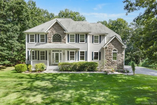 127 Shagbark Lane, Hopewell Junction
