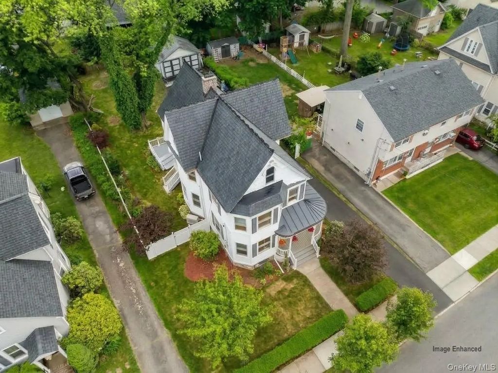 7 Clinton Place, Suffern
