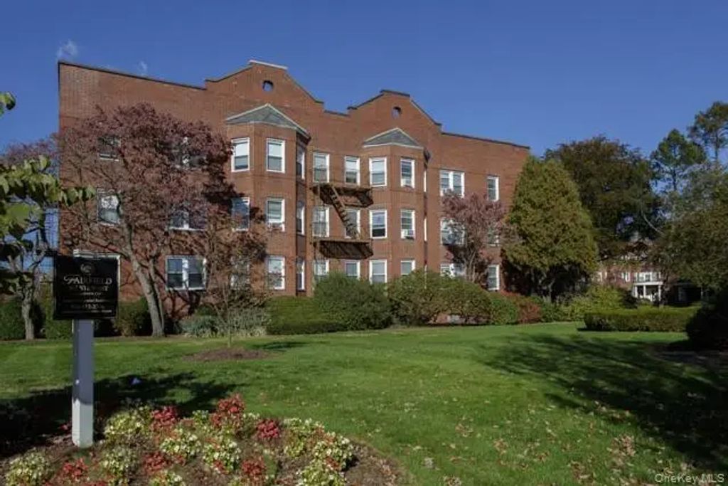 365 Stewart Avenue C23, Garden City