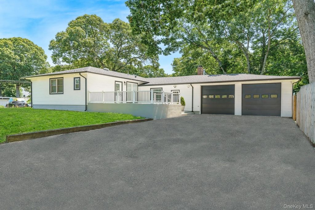 48 Joan Avenue, Centereach