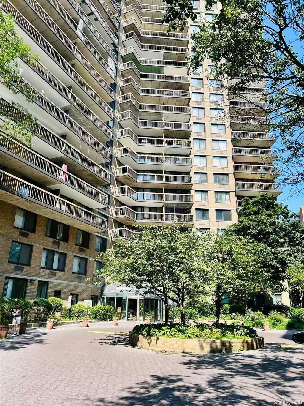 138-35 Elder Avenue # #9da, Flushing