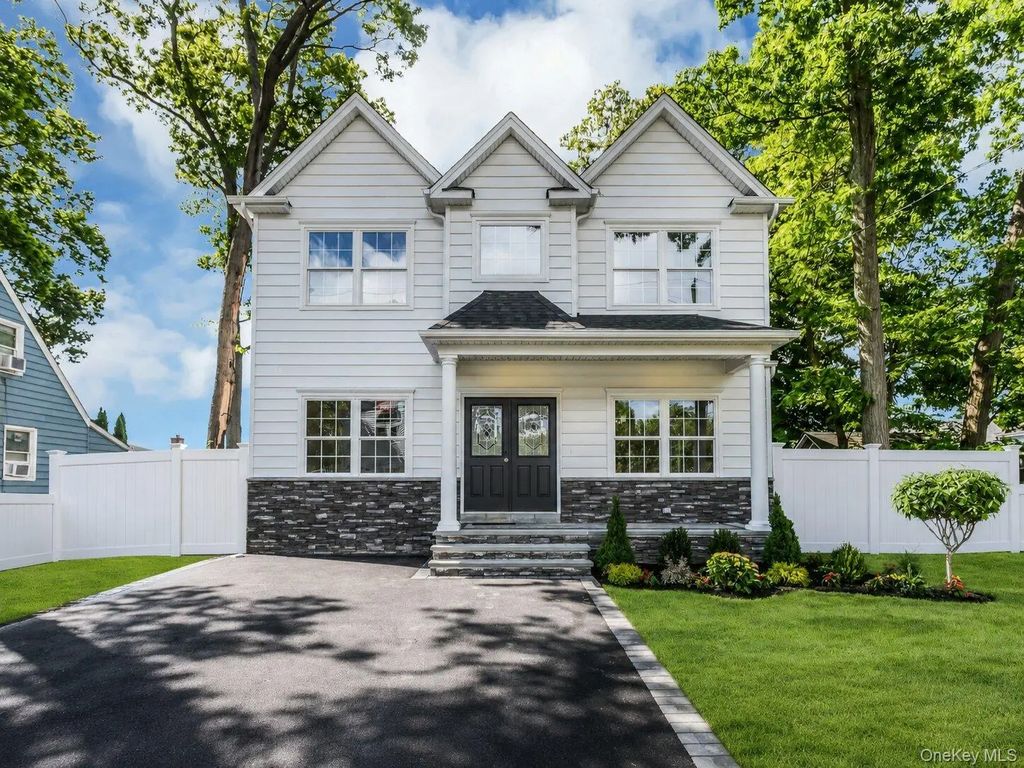 36 Michigan Avenue, Massapequa