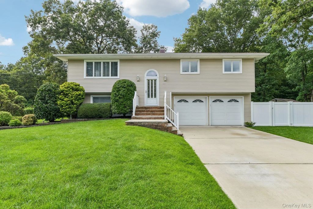 48 Junard Boulevard, Port Jefferson Station