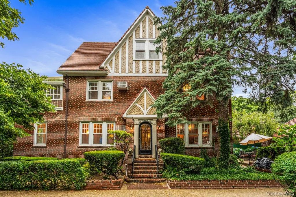 102-02 Ascan Avenue, Forest Hills
