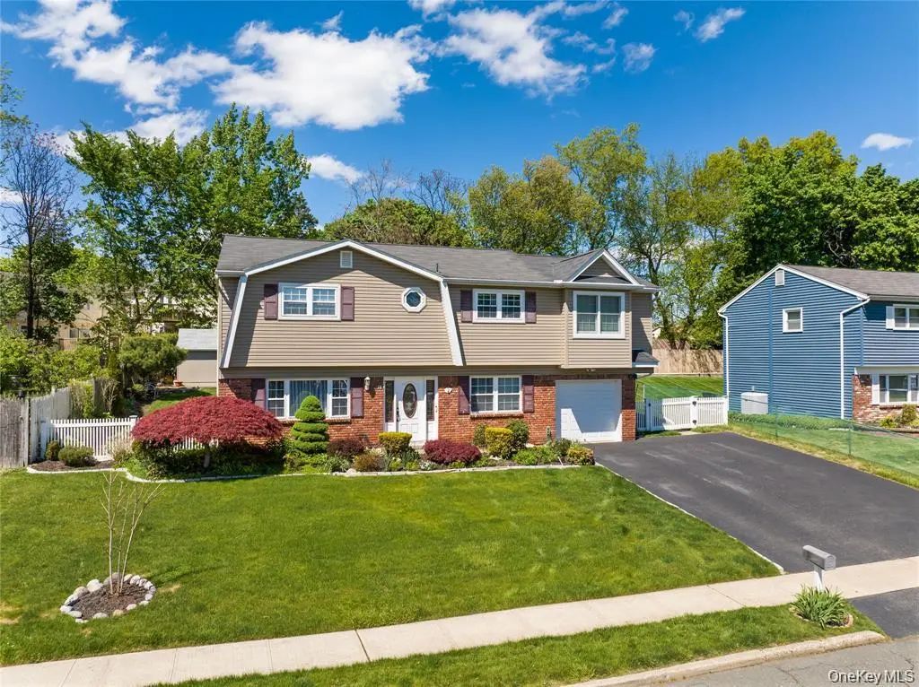 18 Valley Drive, Nanuet