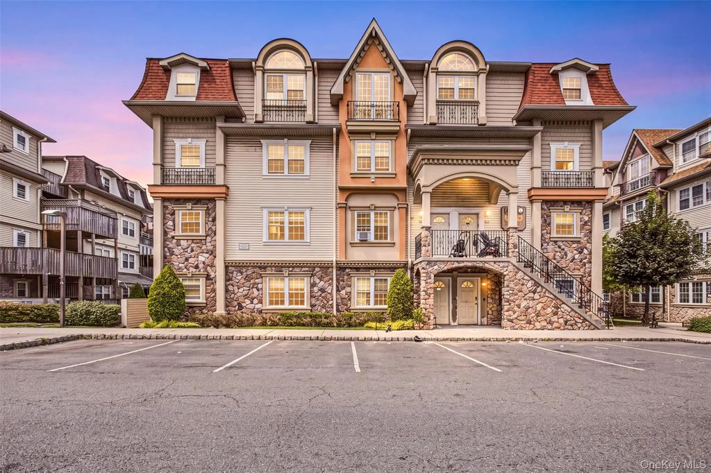 16 Elm Street # 301, Spring Valley