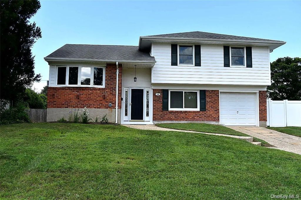18 Brocton Lane, Kings Park