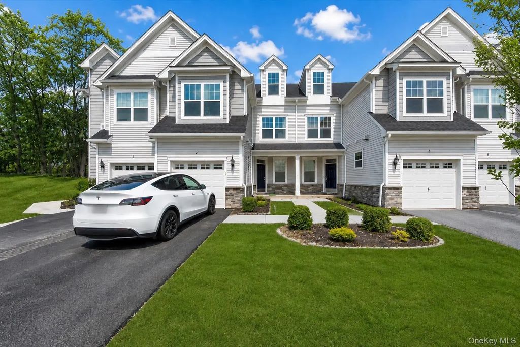 4 Kless Court, Middletown