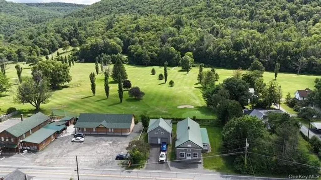 174 Rockland Road, Roscoe