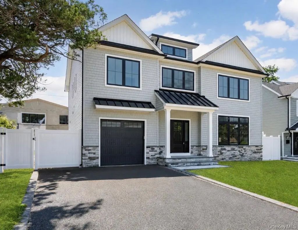 11 Forest Lane, Westbury